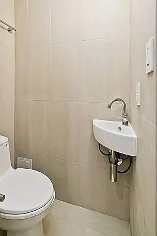 1 bed apartment at 102 Forsyth Street, Unit 10, Chinatown, photo 8 of 8