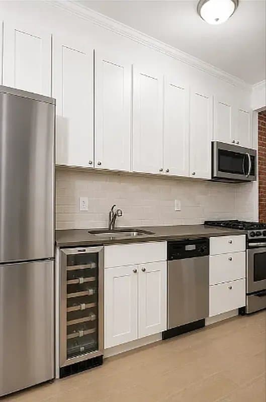 4 bed apartment at 356 West 21st Street, Unit 6, Chelsea, photo 7 of 11