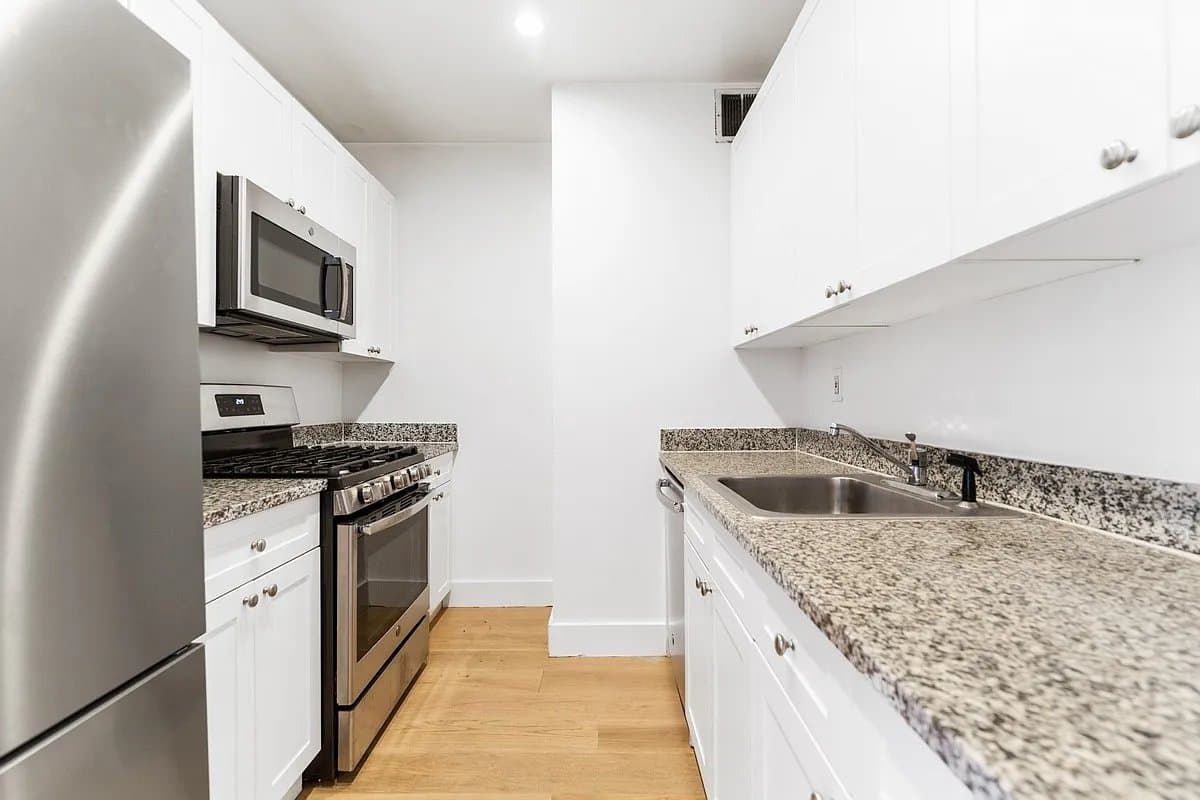 2 bed apartment at 50 Murray Street, Unit 847, Financial District, photo 4 of 4