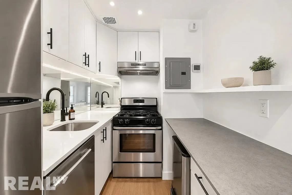 2 bed apartment at 680 Broadway, Unit 2B, NoHo, photo 4 of 9
