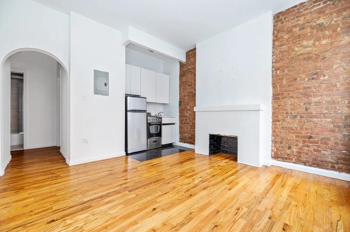 Studio apartment at 224 Sullivan Street, Unit E1, Greenwich Village, photo 2 of 8