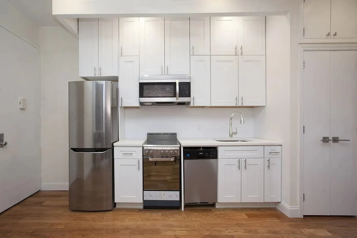 1 bed apartment at 53 Ludlow Street, Unit 9, Lower East Side, photo 3 of 5