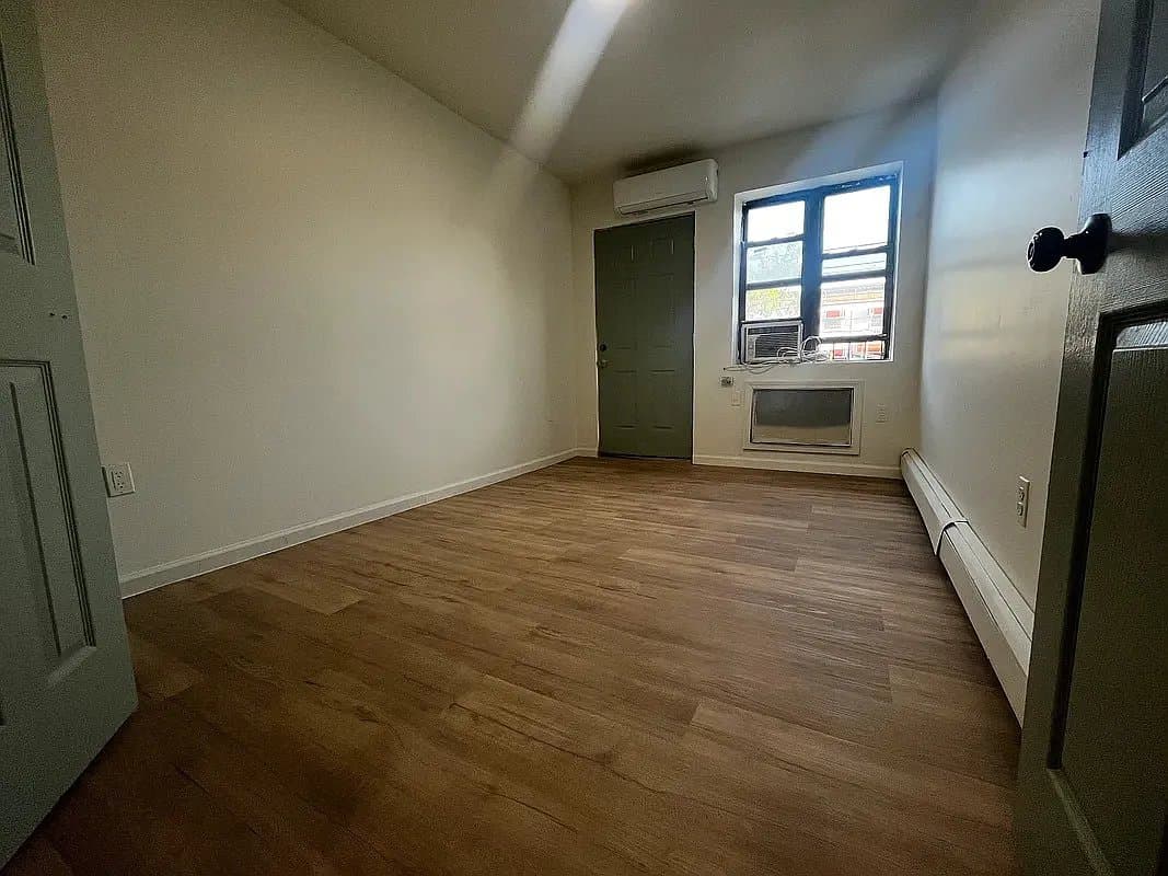 1658 Prospect Place, photo 3