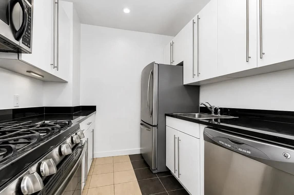 2 bed apartment at 50 Murray Street, Unit 759, Financial District, photo 5 of 11