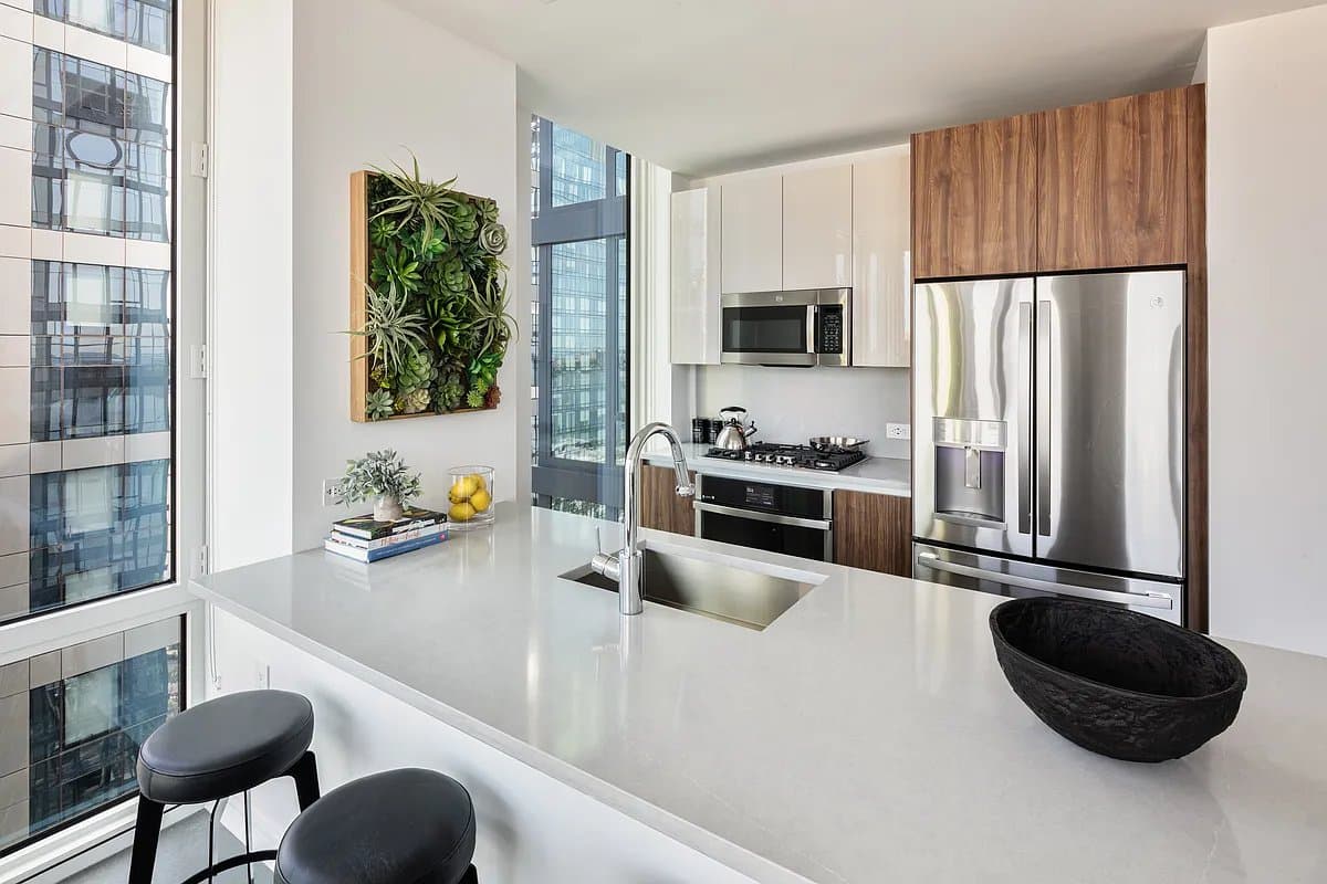 2 bed apartment at 606 West 30th Street, Unit 32G, Hudson Yards, photo 3 of 25