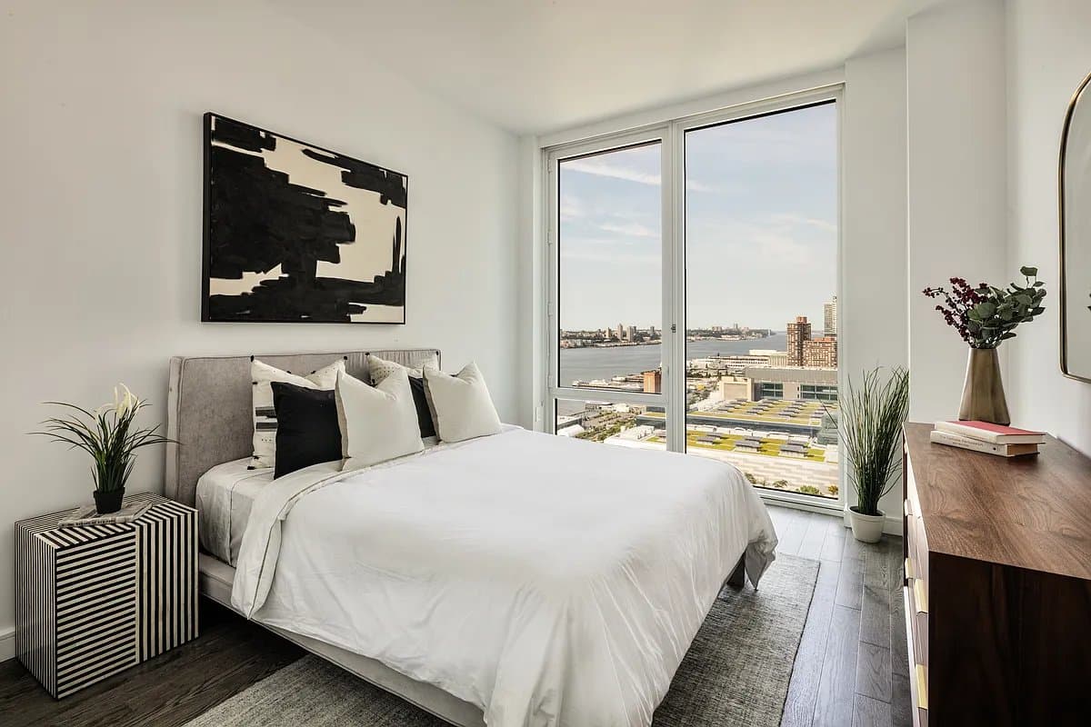 2 bed apartment at 606 West 30th Street, Unit 32G, Hudson Yards, photo 4 of 25