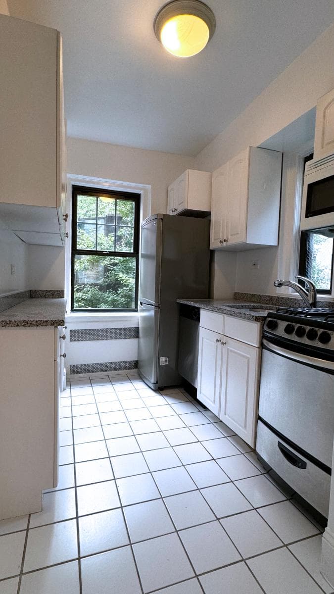 95 Christopher St, photo 4