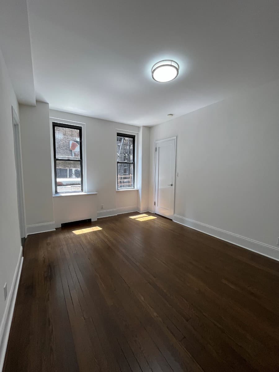 1 Bed apartment at 140 E 46th St, Unit 6K, Midtown East