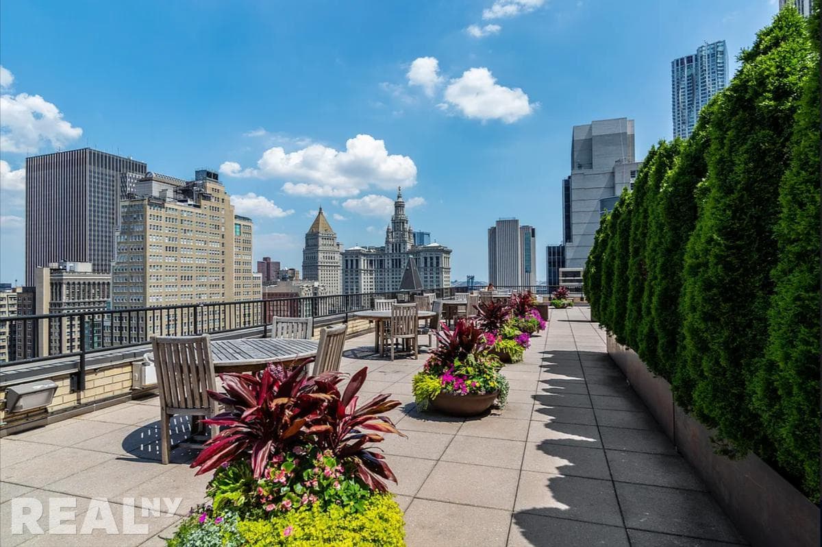 4 bed apartment at 50 Murray Street, Unit 448, Financial District, photo 6 of 9