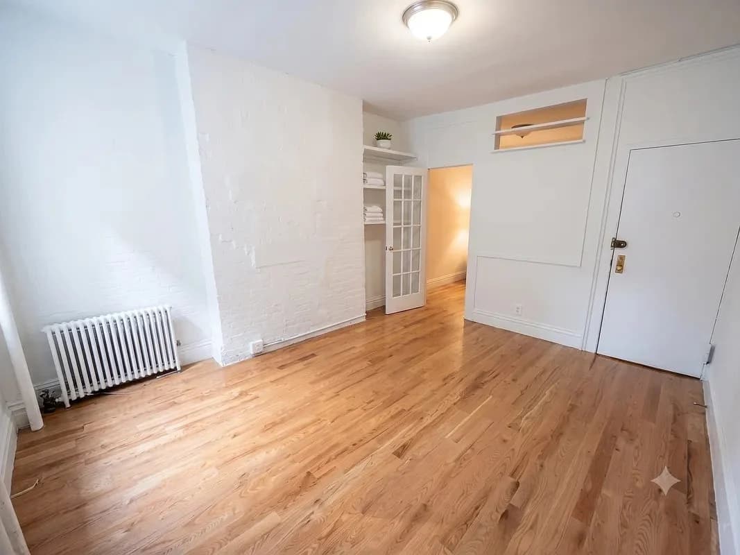 489 Second Avenue, photo 2