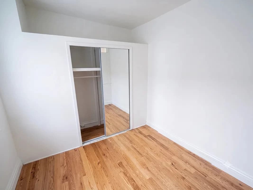 489 Second Avenue, photo 3
