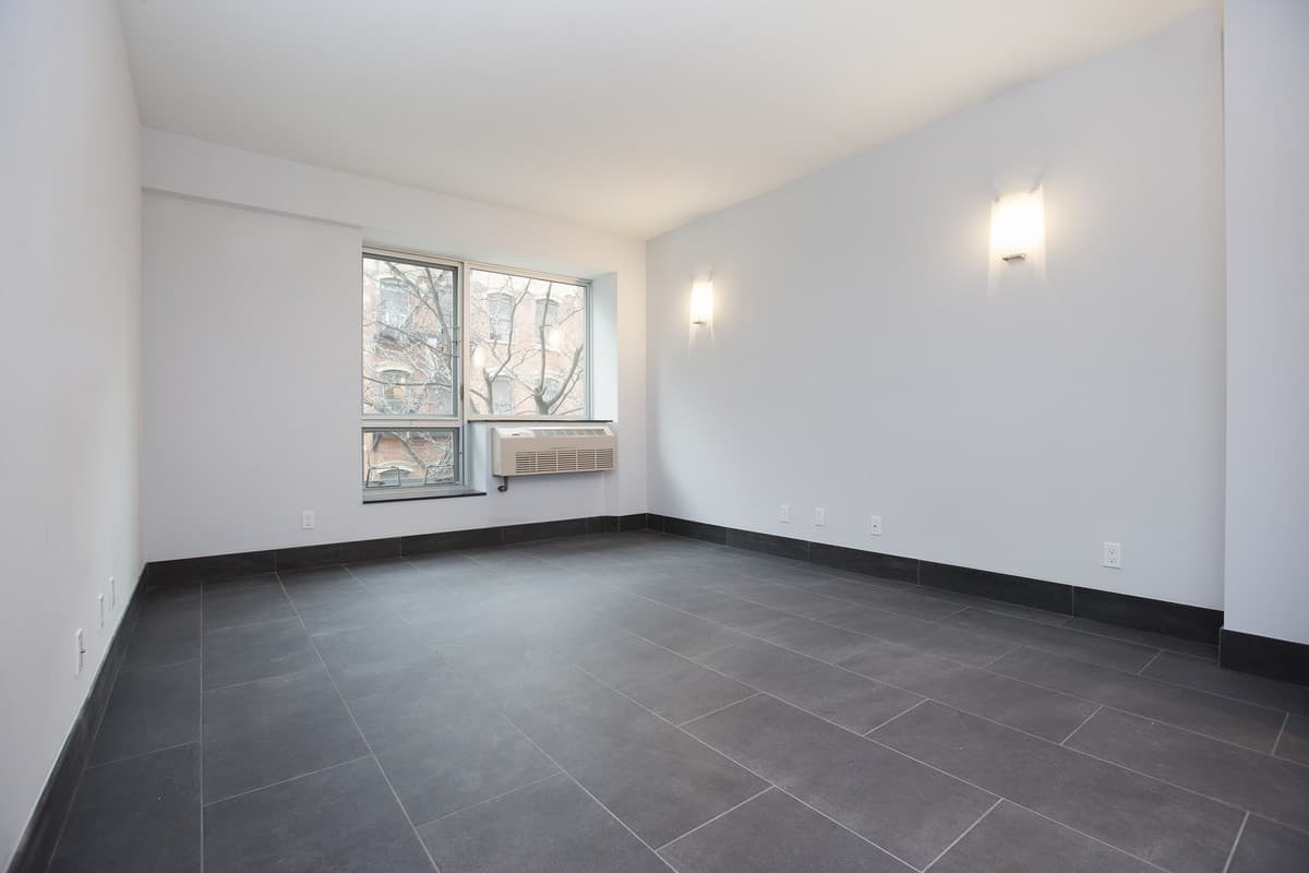 164 Attorney Street, photo 2