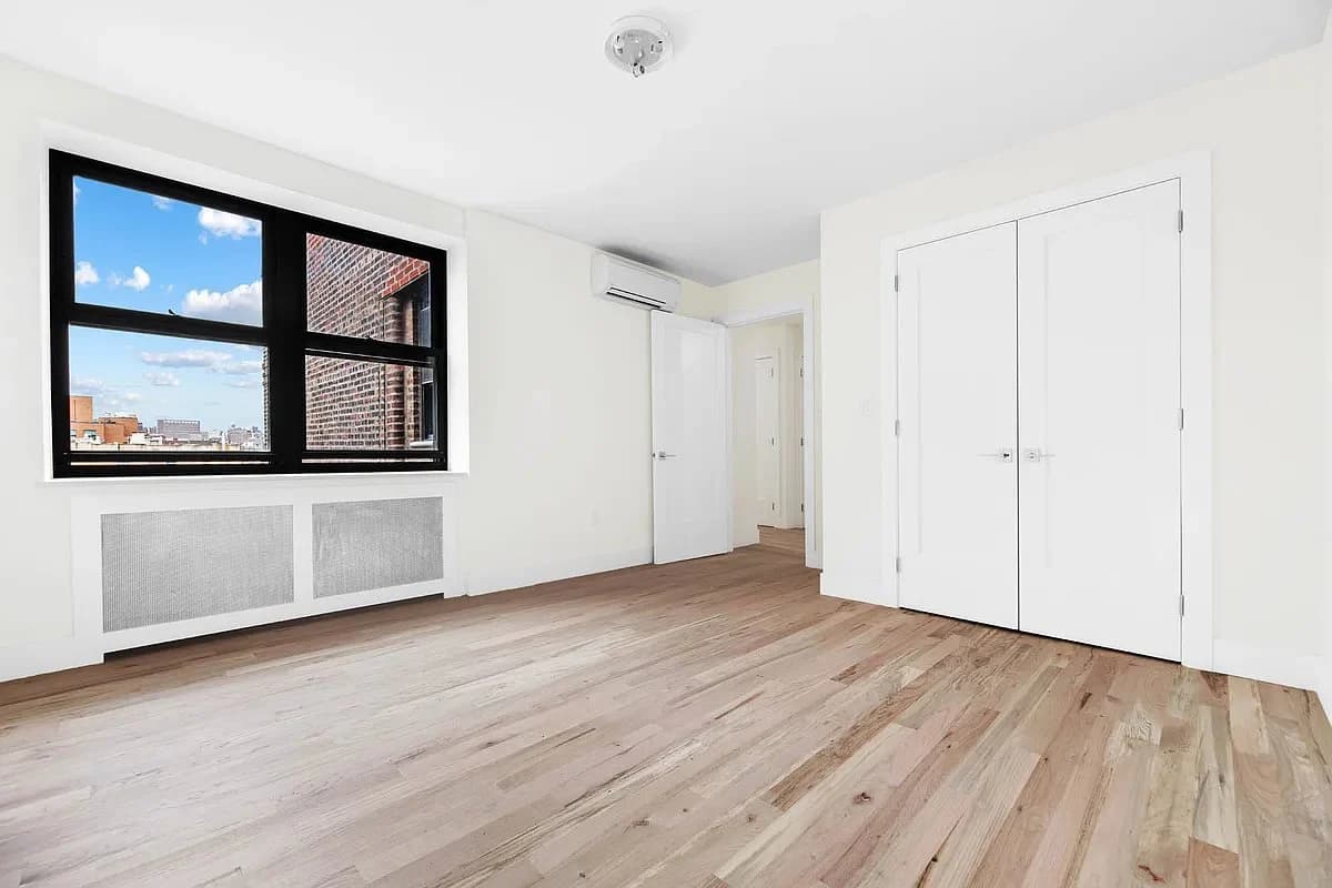 101 East 116th Street, photo 5