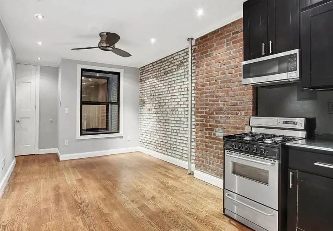 3 bed apartment at 438 West 52nd Street, Unit SEVEN, Hell's Kitchen, photo 2 of 8