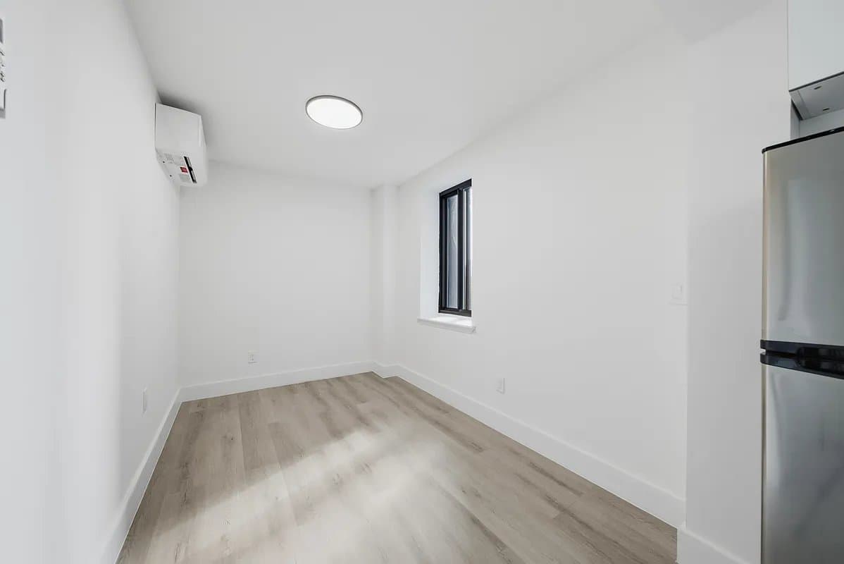 300 East 96th Street, photo 4