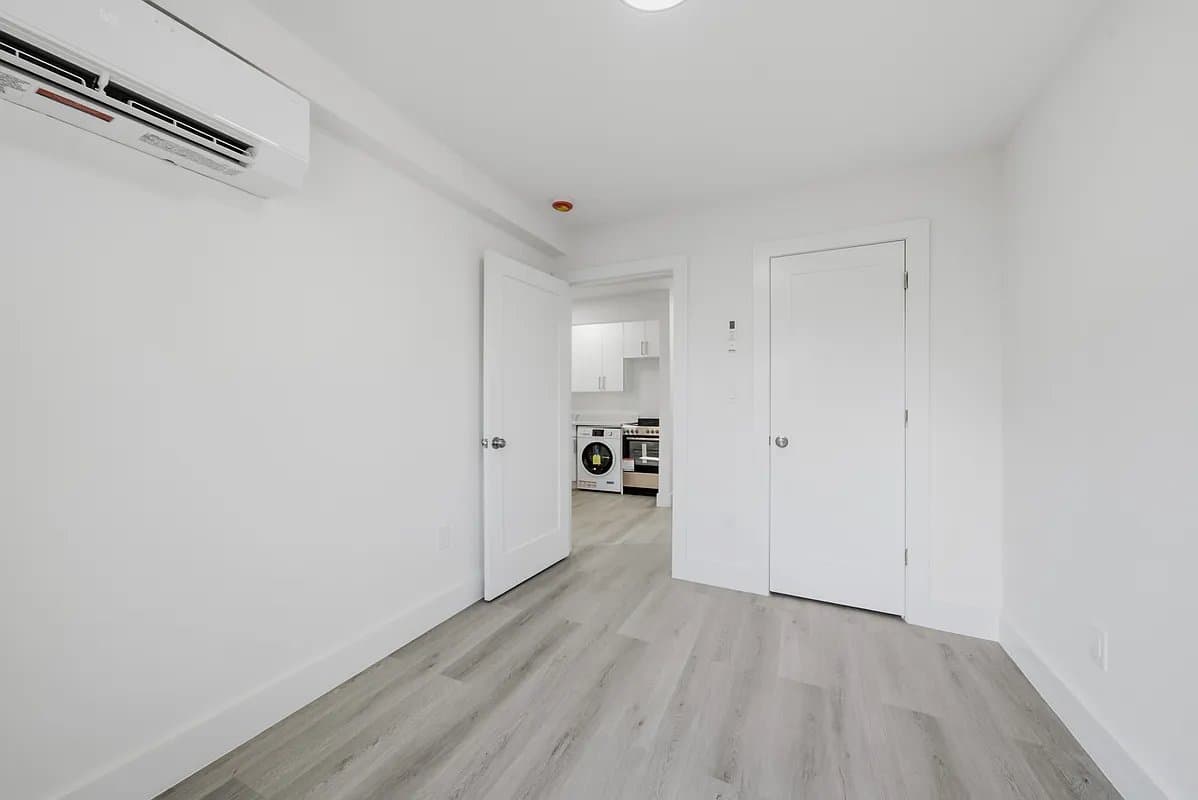 300 East 96th Street, photo 5