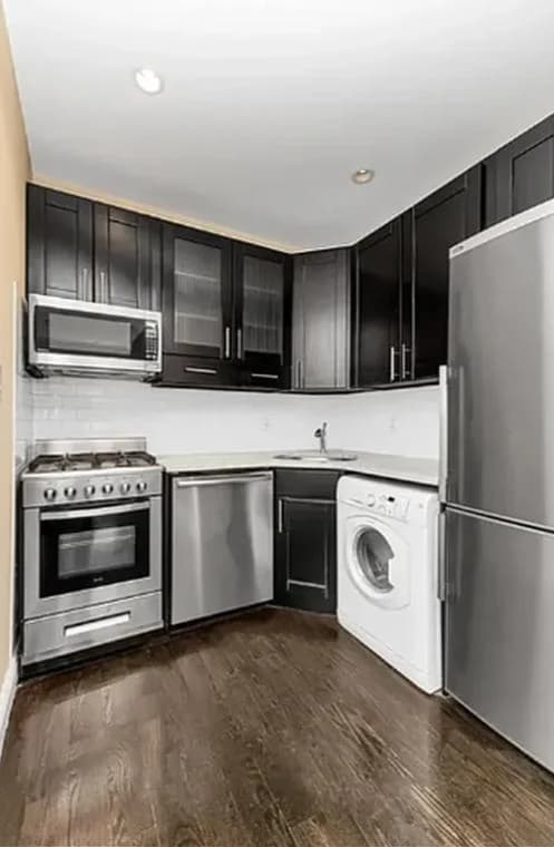 4 bed apartment at 448 West 19th Street, Unit PHH, Chelsea, photo 4 of 11