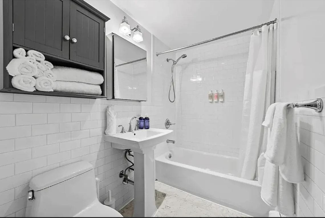 4 bed apartment at 448 West 19th Street, Unit PHH, Chelsea, photo 9 of 11