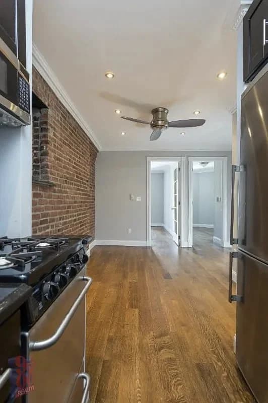 3 bed apartment at 437 W 53rd ST, Unit 4A, Hell's Kitchen, photo 1 of 5