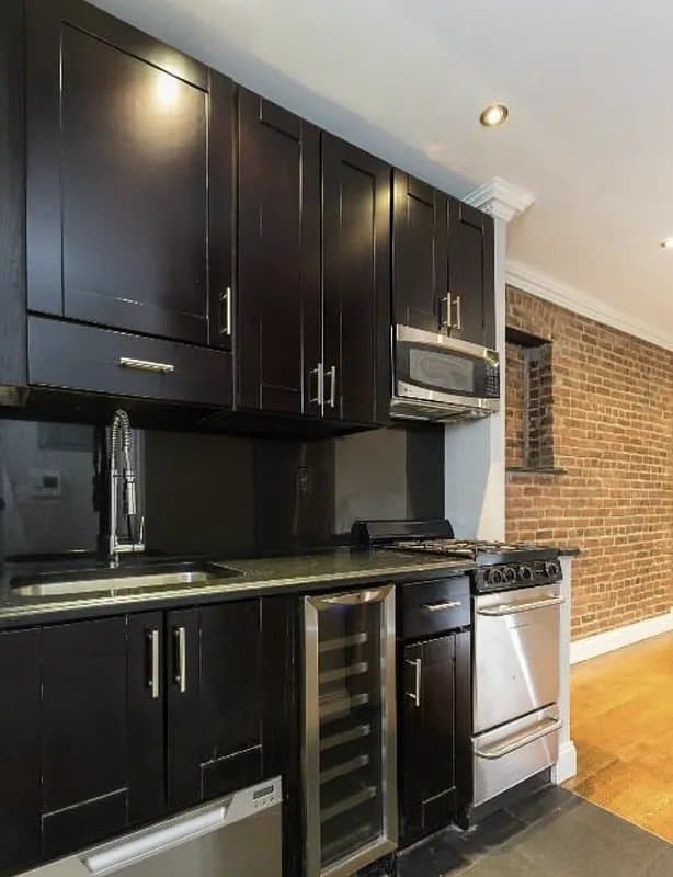 3 bed apartment at 437 W 53rd ST, Unit 4A, Hell's Kitchen, photo 2 of 5