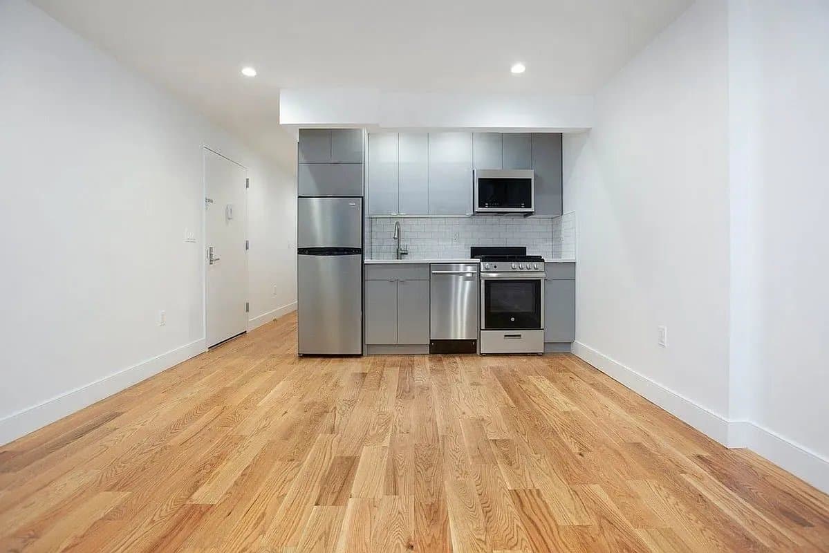 1 bed apartment at 127 East 36th Street, Unit A, Murray Hill, photo 2 of 6