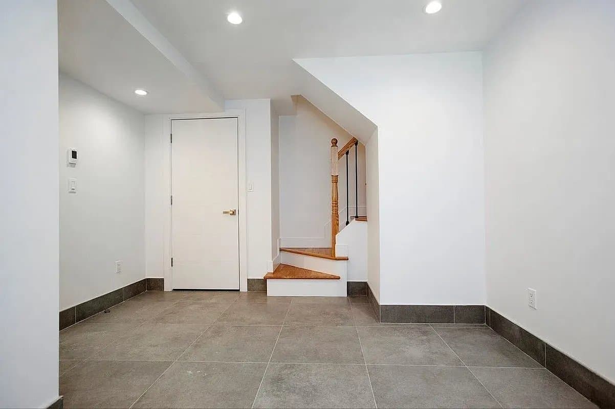1 bed apartment at 127 East 36th Street, Unit A, Murray Hill, photo 3 of 6