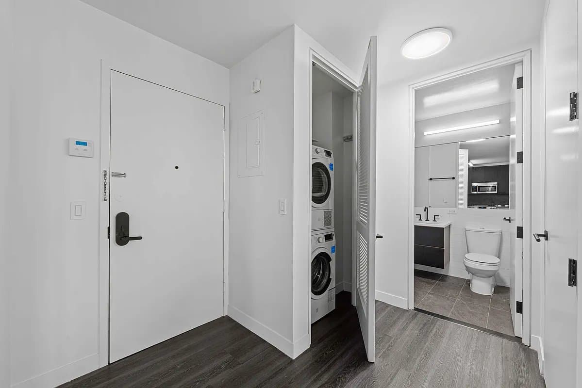 1 bed apartment at 250 East Houston Street, Unit 11L, East Village, photo 5 of 6