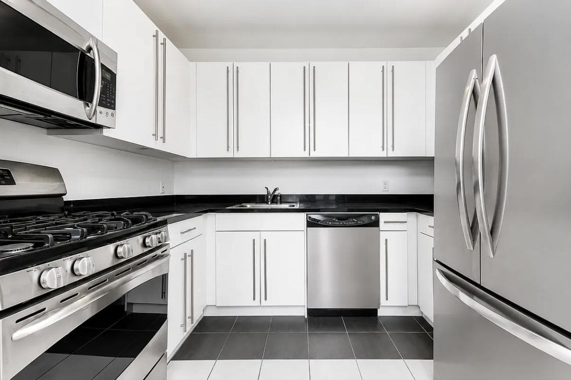 1 bed apartment at 50 Murray Street, Unit 1738, Financial District, photo 2 of 9