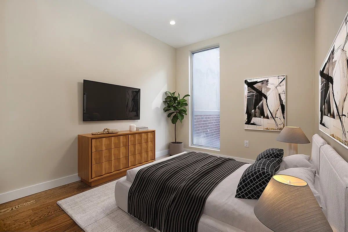 3 bed apartment at 152 Ludlow Street, Unit TH1, Lower East Side, photo 3 of 10