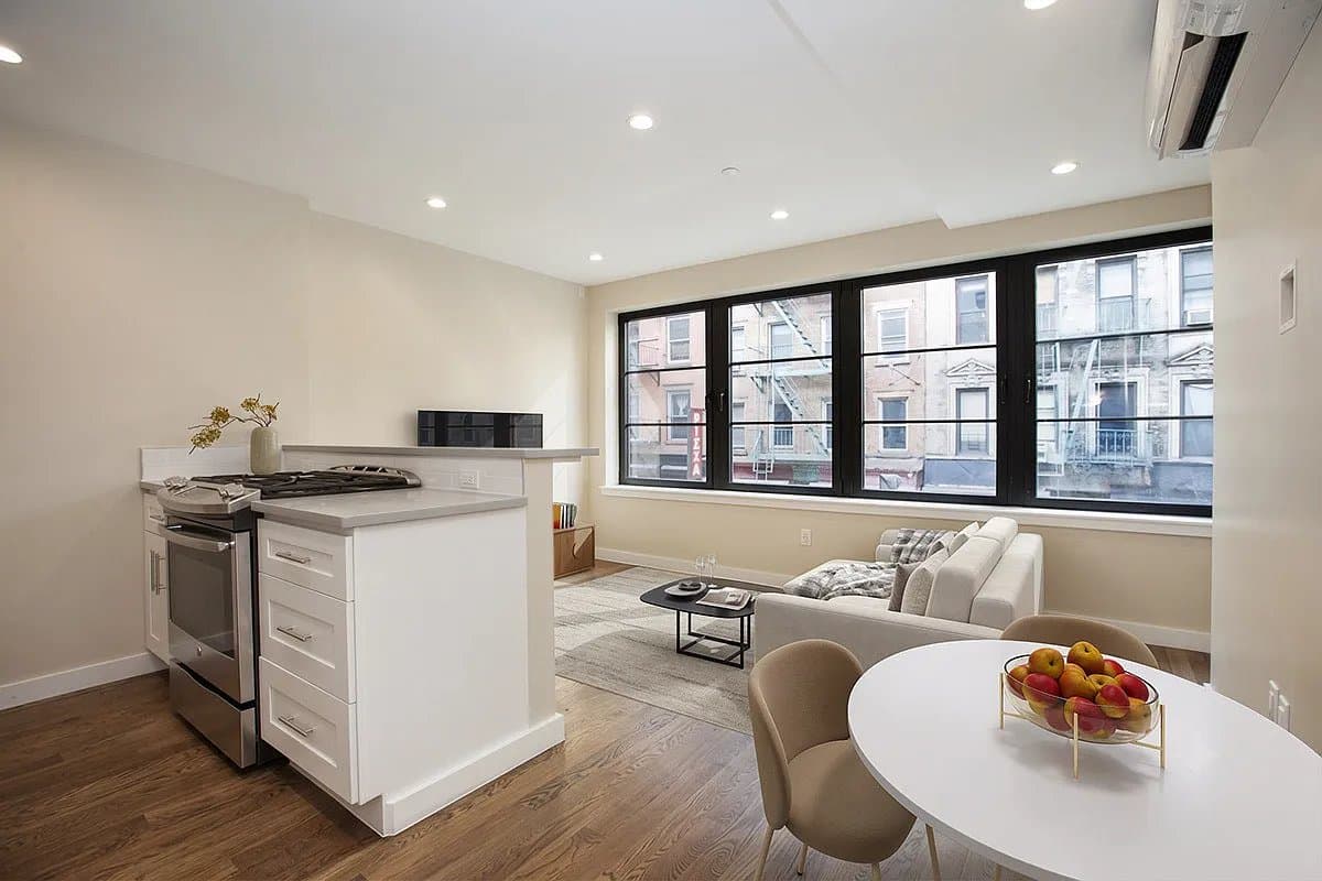 3 bed apartment at 152 Ludlow Street, Unit TH1, Lower East Side, photo 6 of 10
