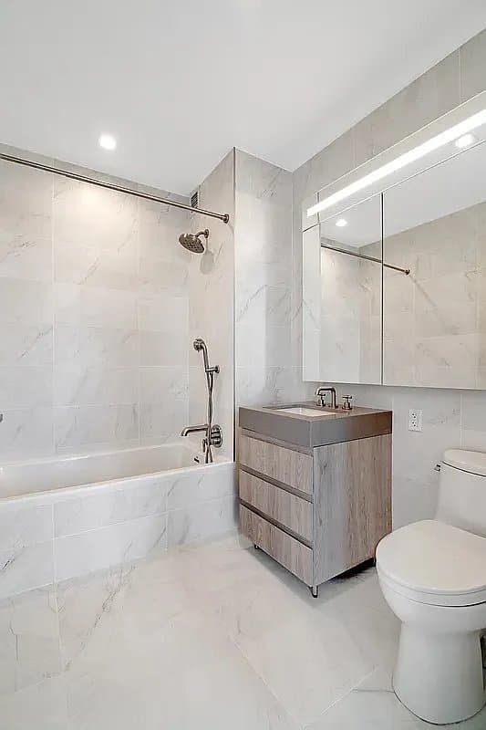 2 bed apartment at 200 East 23rd Street, Unit 19AA, Kips Bay, photo 7 of 8