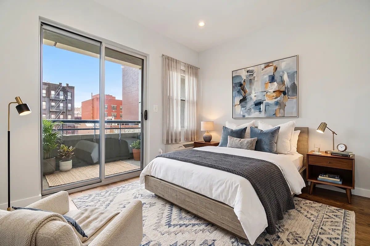 2 bed apartment at 152 Ludlow Street, Unit 4C, Lower East Side, photo 2 of 4