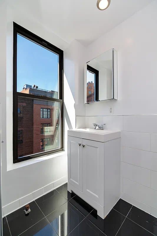 1 bed apartment at 117 Perry Street, Unit 17, West Village, photo 6 of 6