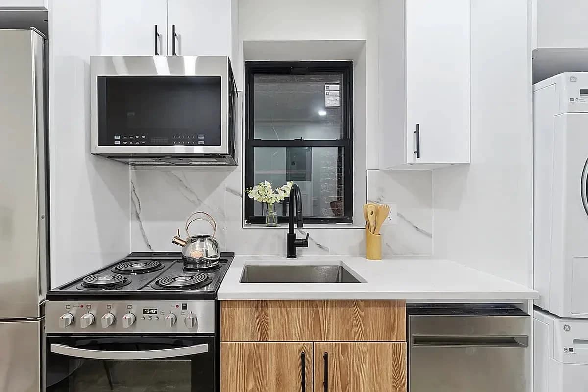 1 bed apartment at 176 Rivington Street, Unit 3, Lower East Side, photo 3 of 7