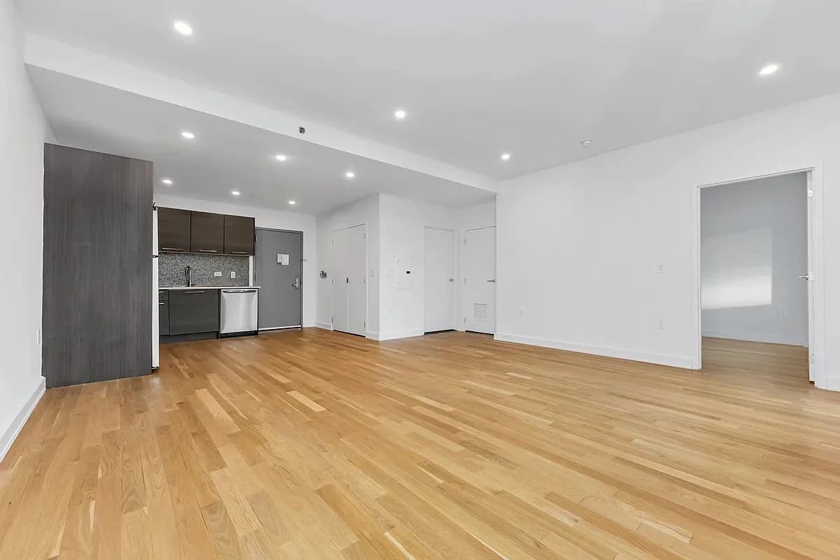 1 Bed apartment at 11-15 Broadway, Unit 4C, Long Island City
