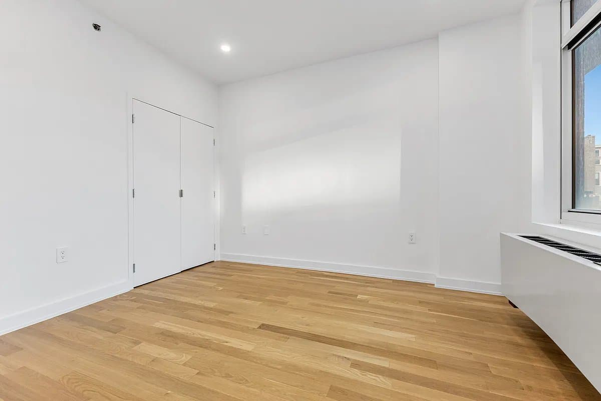 1 bed apartment at 11-15 Broadway, Unit 4C, Long Island City, photo 4 of 7