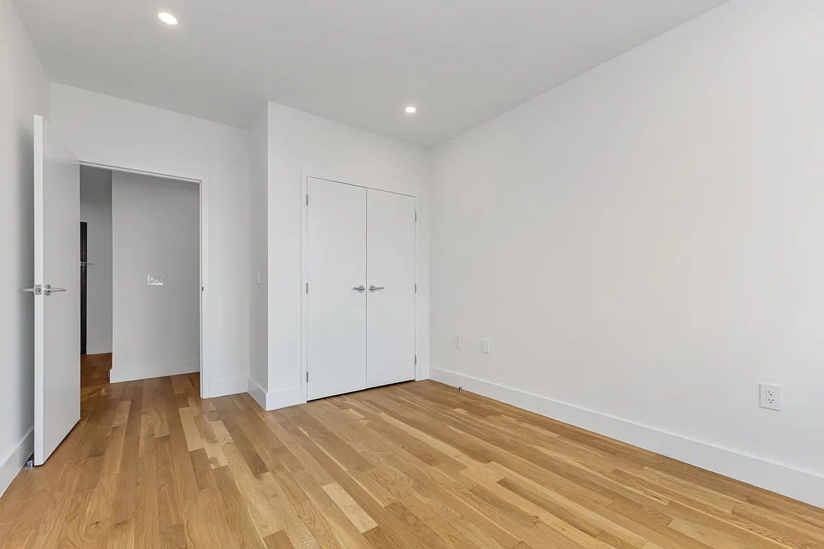 1 bed apartment at 30-50 21st Street, Unit 4H, Astoria, photo 4 of 7