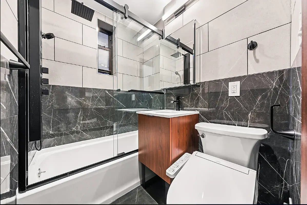 453 West 48th Street, photo 4