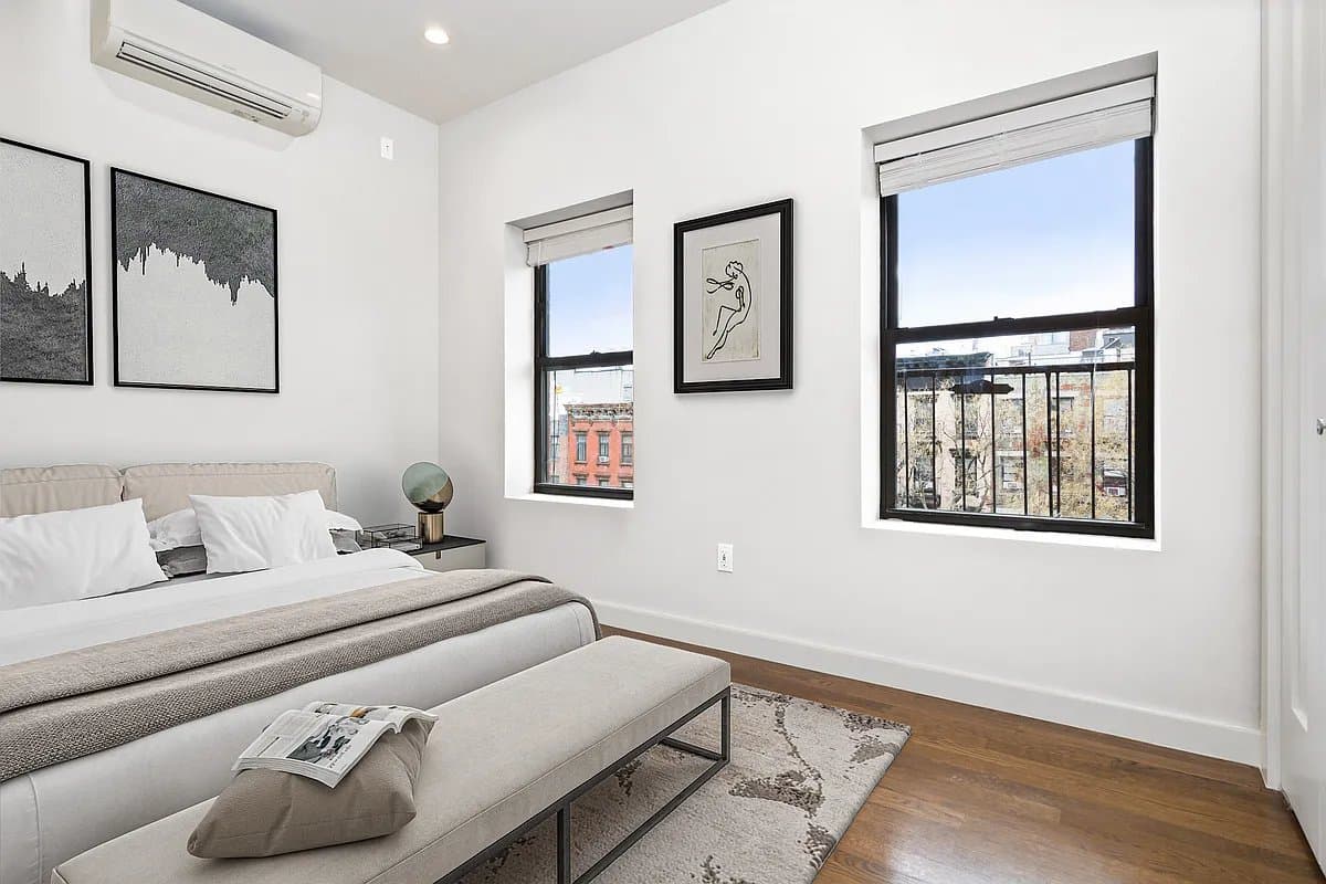 130 1st Avenue, photo 2