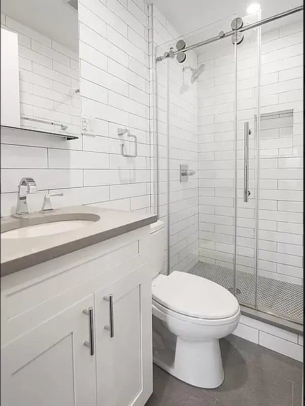 2 bed apartment at 130 1st Avenue, Unit 2R, East Village, photo 6 of 6