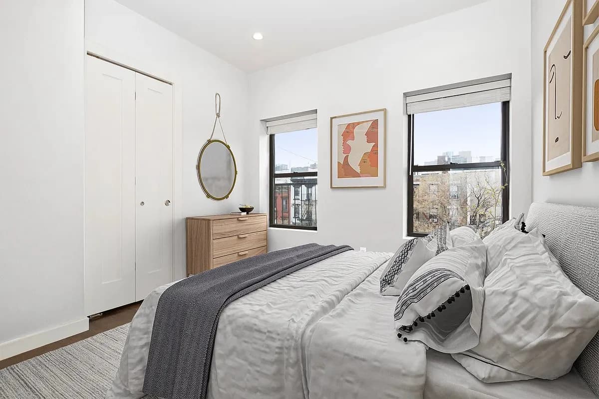 130 1st Avenue, photo 3