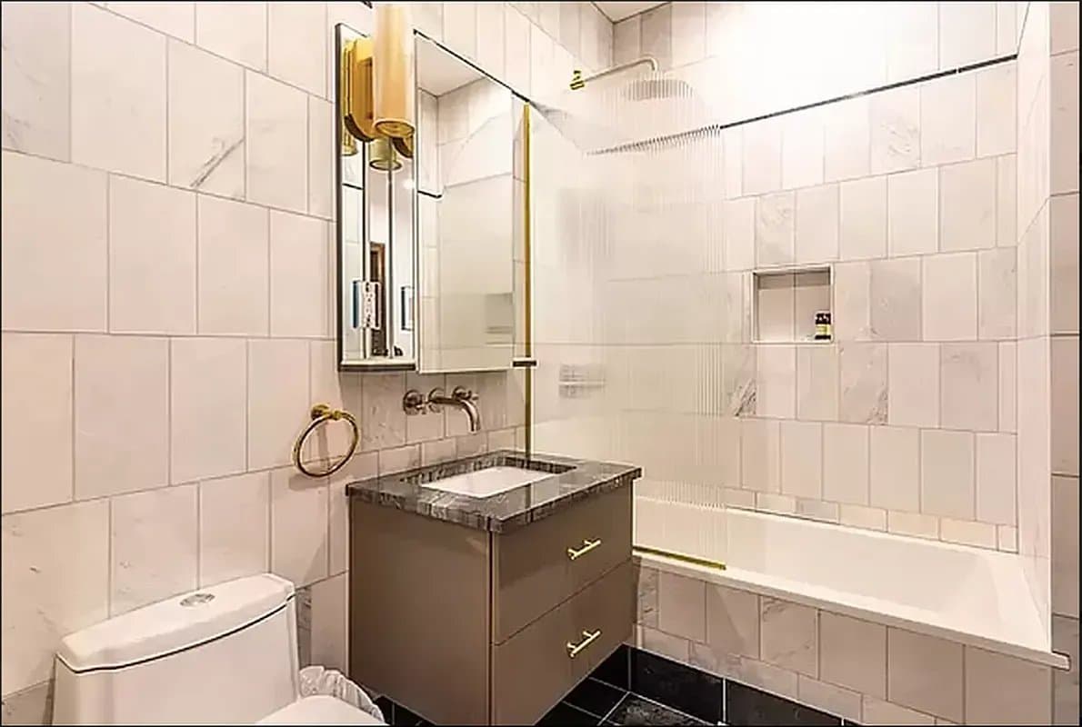 1 bed apartment at 121 East 37th Street, Unit 4B, Murray Hill, photo 5 of 6