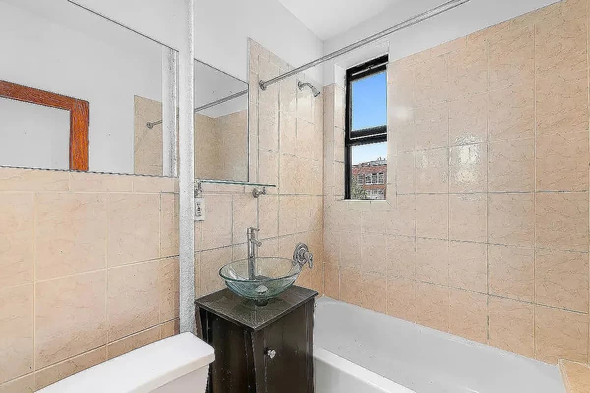 1 bed apartment at 619 East 5th Street, Unit 9, East Village, photo 6 of 6