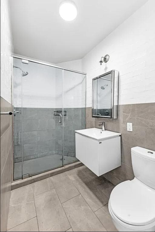 2 bed apartment at 217 Central Park North, Unit 15, Harlem, photo 6 of 8