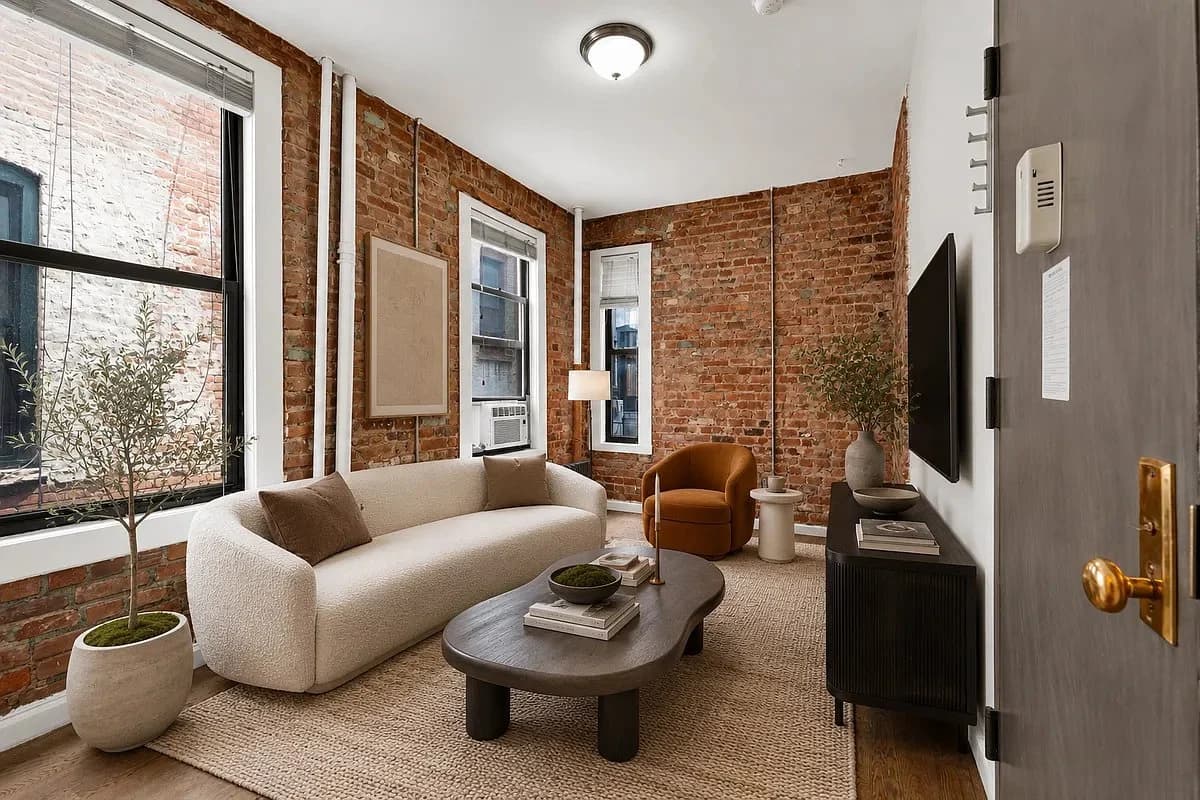 1 bed apartment at 250 Broome Street, Unit 15, Lower East Side, photo 1 of 5