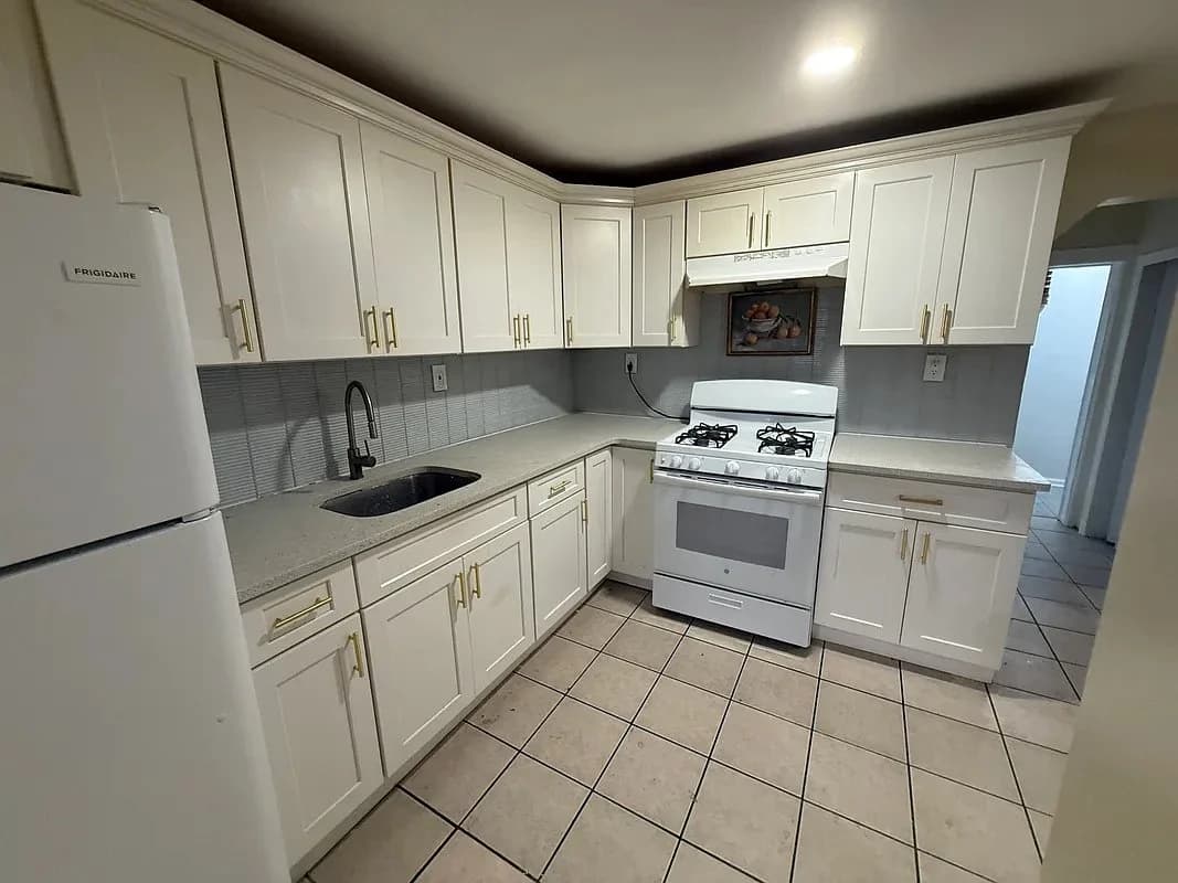 4 bed apartment at 101-17 94th Avenue, Unit FULL-HOUSE, East New York, photo 9 of 15
