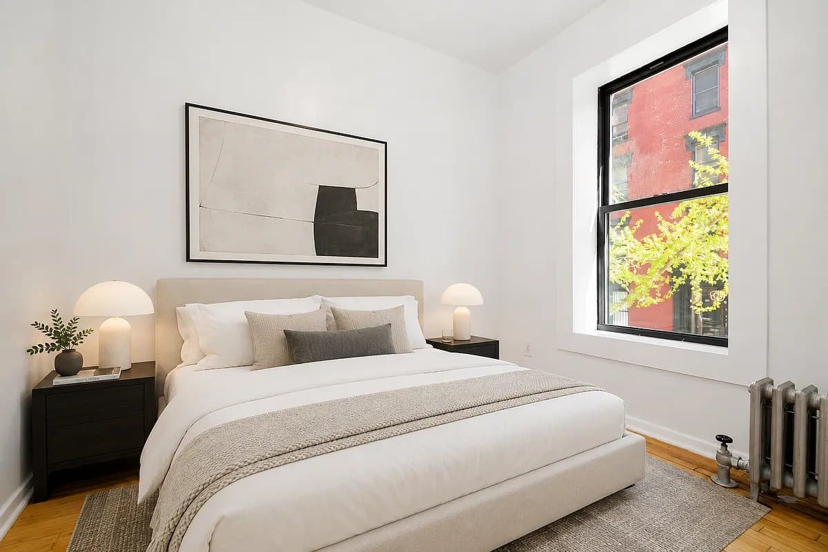 2 bed apartment at 117 Perry Street, Unit 4, West Village, photo 2 of 4