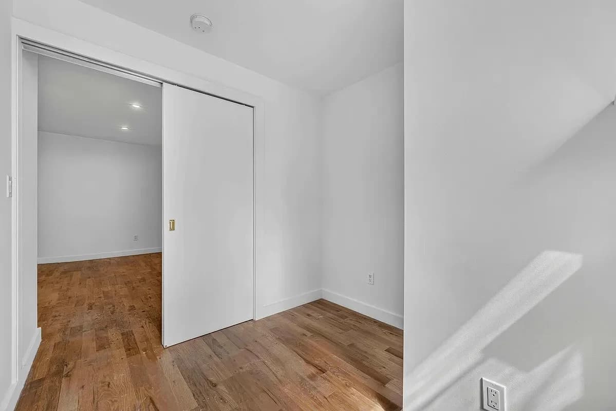 2 bed apartment at 406 West 39th Street, Unit 5C, Hell's Kitchen, photo 6 of 8