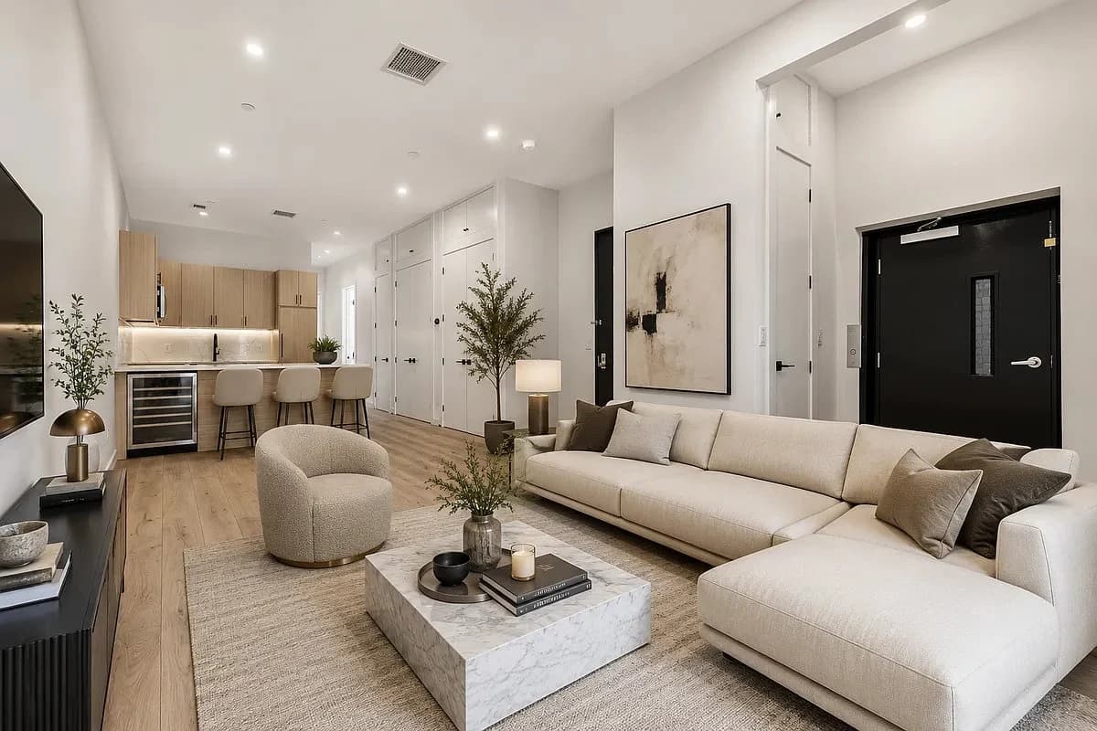 3 bed apartment at 111 Reade Street, Unit 1, Tribeca, photo 1 of 8