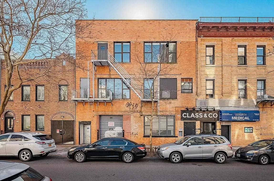 Studio apartment at 308 Graham Avenue, Unit 2A, Williamsburg, photo 8 of 9